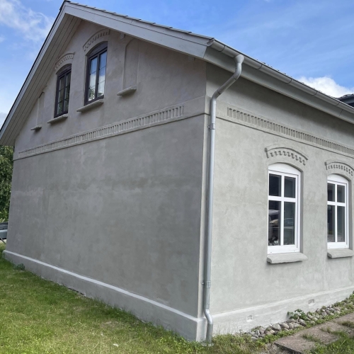 Færdigrenoveret facade udført af murer i Sønderjylland