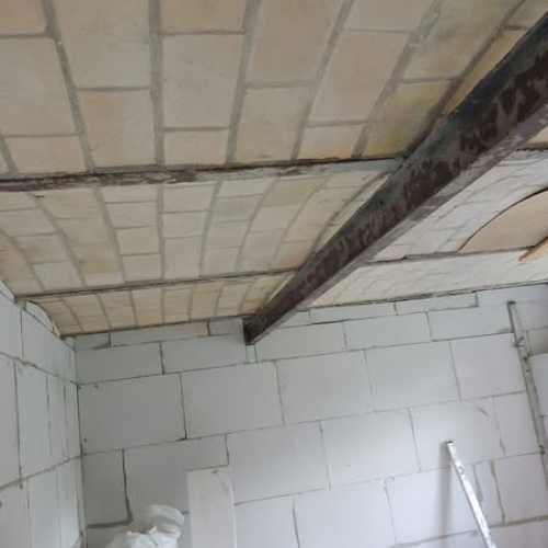 Muret hvælving og synlig ståldrager – murerarbejde i Aabenraa under renovering