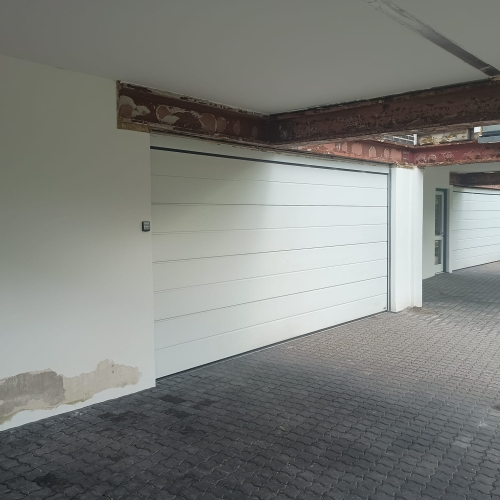 Sandblæsning af ståldrager ved carport i Sønderjylland – før rensning og behandling