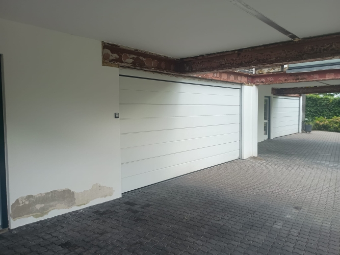 Sandblæsning af ståldrager ved carport i Sønderjylland – før rensning og behandling